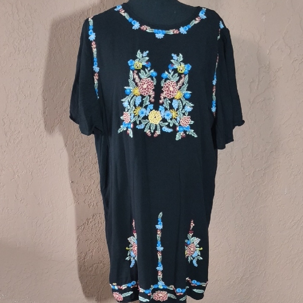 Entro Women's Black Floral Embroidered Dress Size 1X - Picture 1 of 5